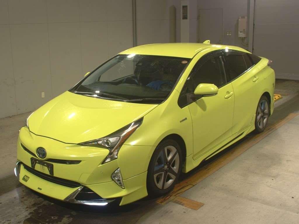 TOYOTA PRIUS A TOURINGSELECTION Image 3