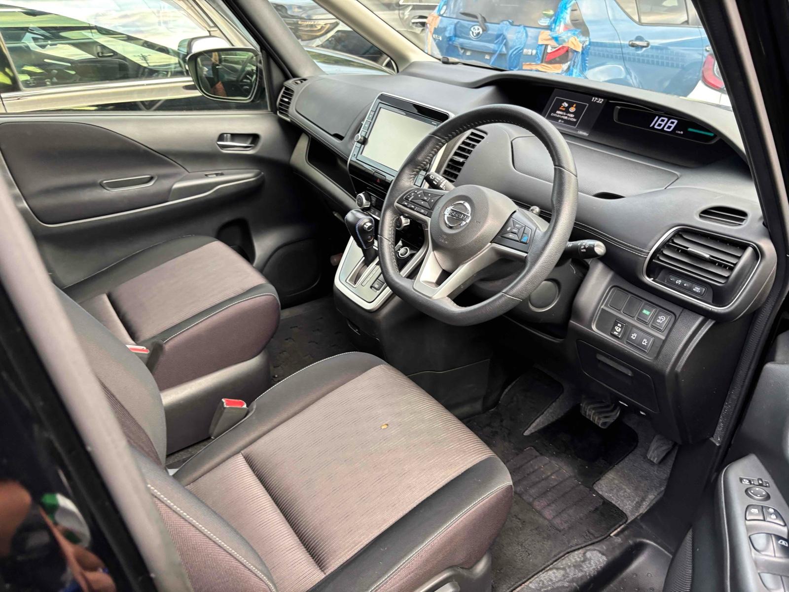 NISSAN SERENA HYBRID HIGHWAY STAR Image 11