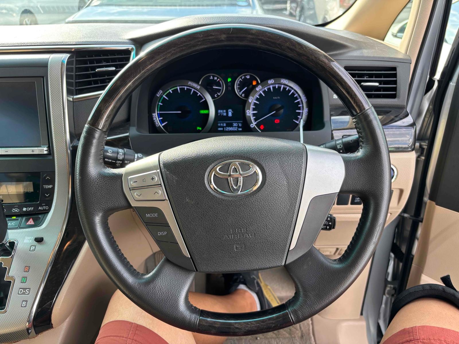 TOYOTA ALPHARD HYBRID X Image 28
