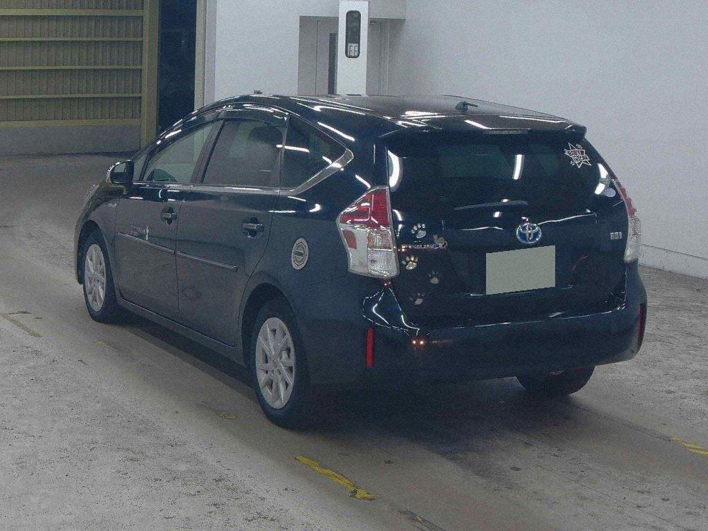 TOYOTA PRIUS ALPHA S Image 4