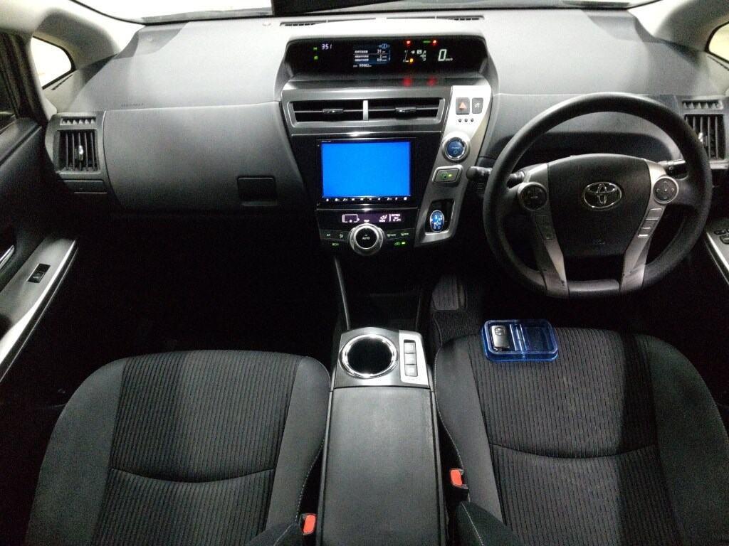 TOYOTA PRIUS ALPHA S Image 5