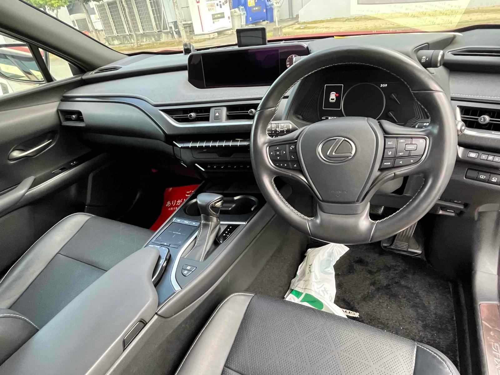 LEXUS UX UX250H VERSION L Image 12