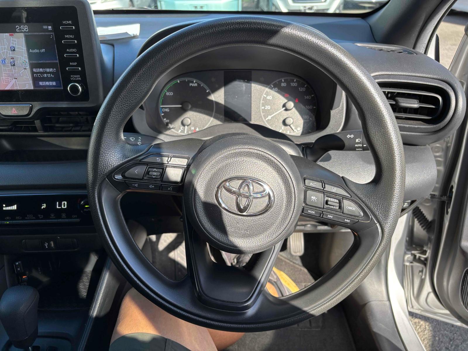 TOYOTA YARIS HYBRID X Image 15