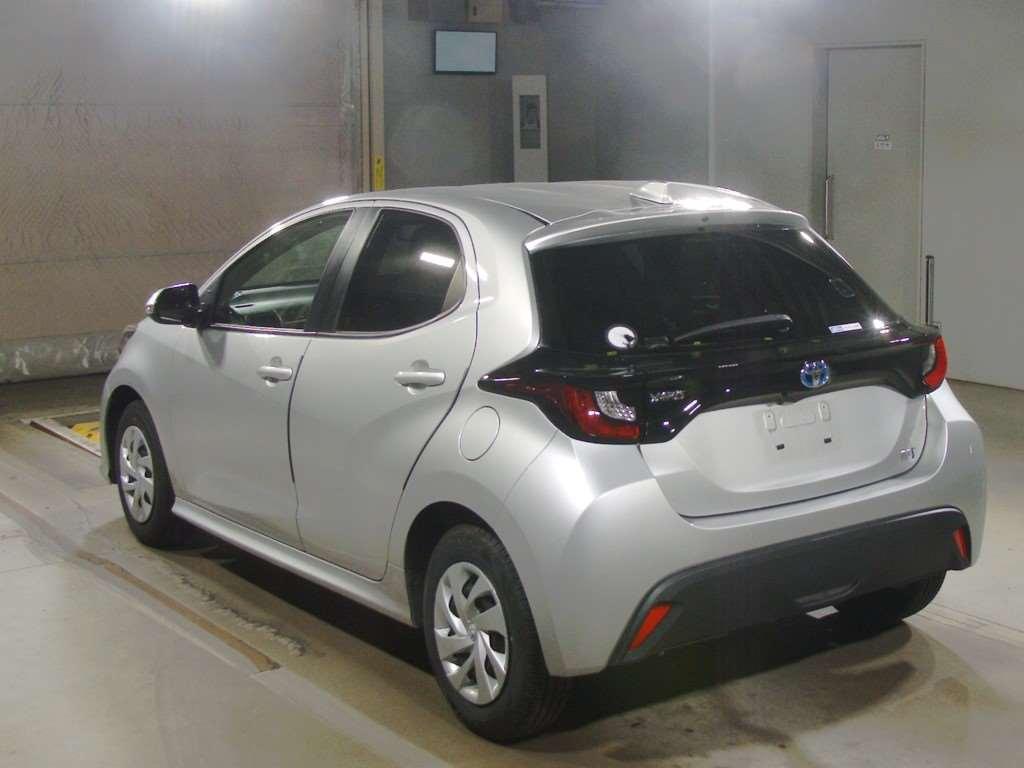 TOYOTA YARIS HYBRID X Image 4