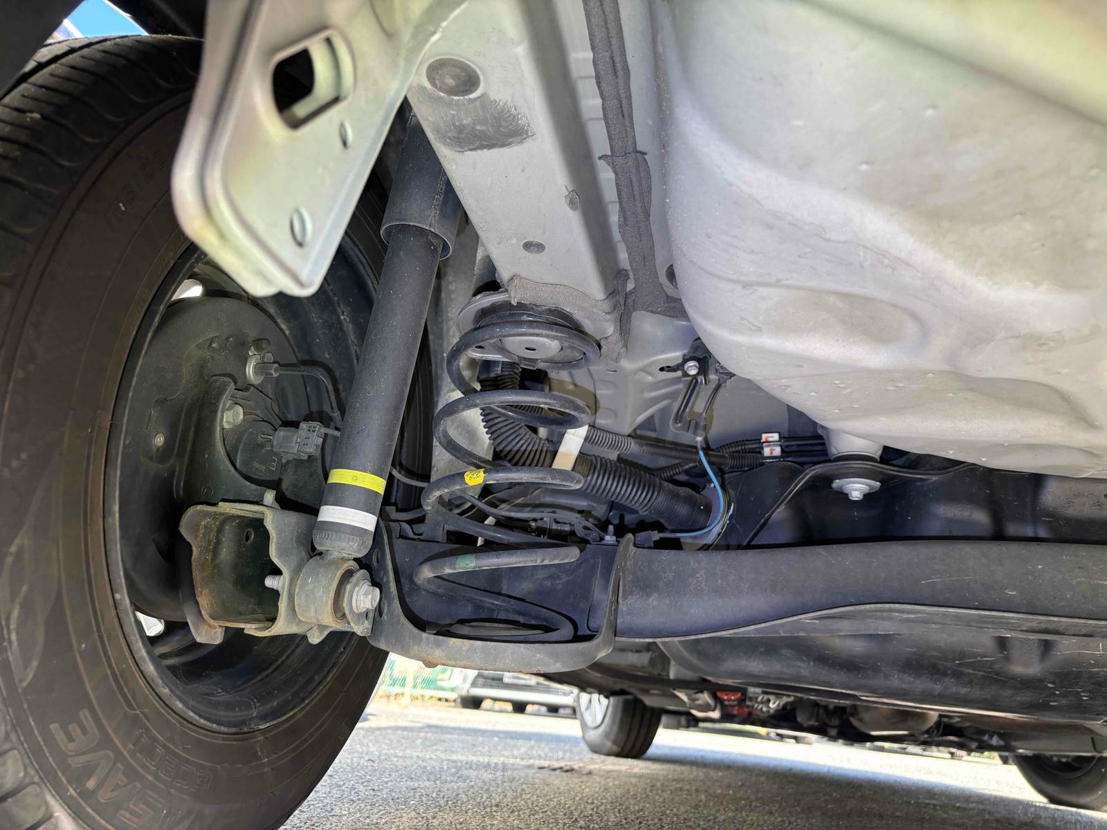 TOYOTA YARIS HYBRID X Image 10