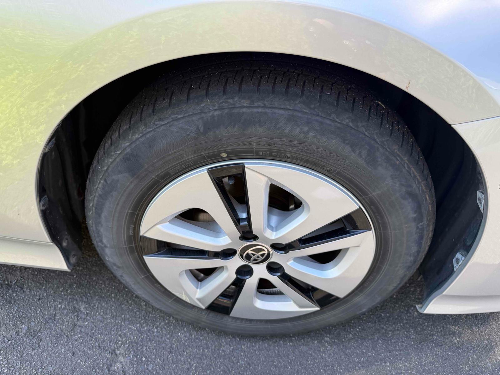 TOYOTA PRIUS A TSS Image 12
