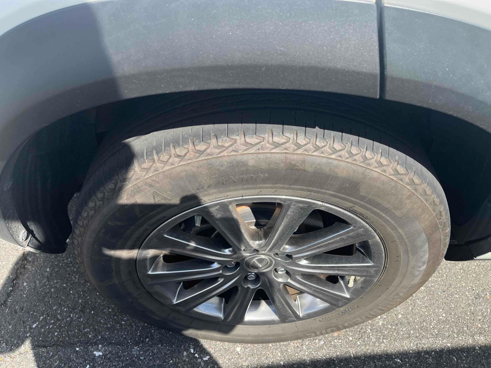 LEXUS NX NX300H Image 11
