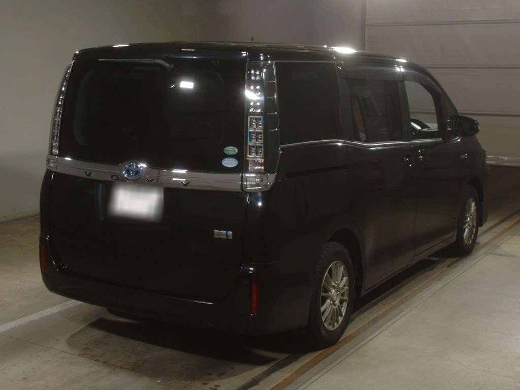 TOYOTA VOXY HYBRID X Image 4