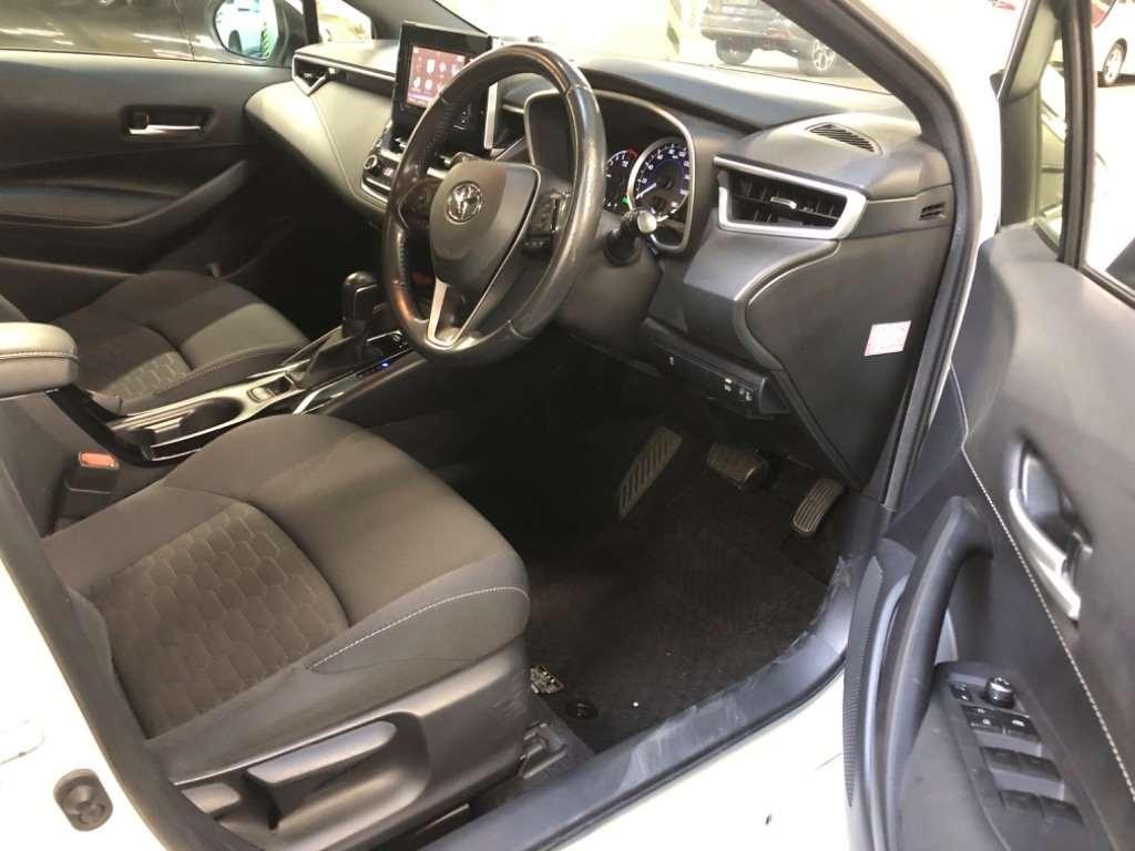 TOYOTA COROLLA SPORTS HYBRID G Image 3
