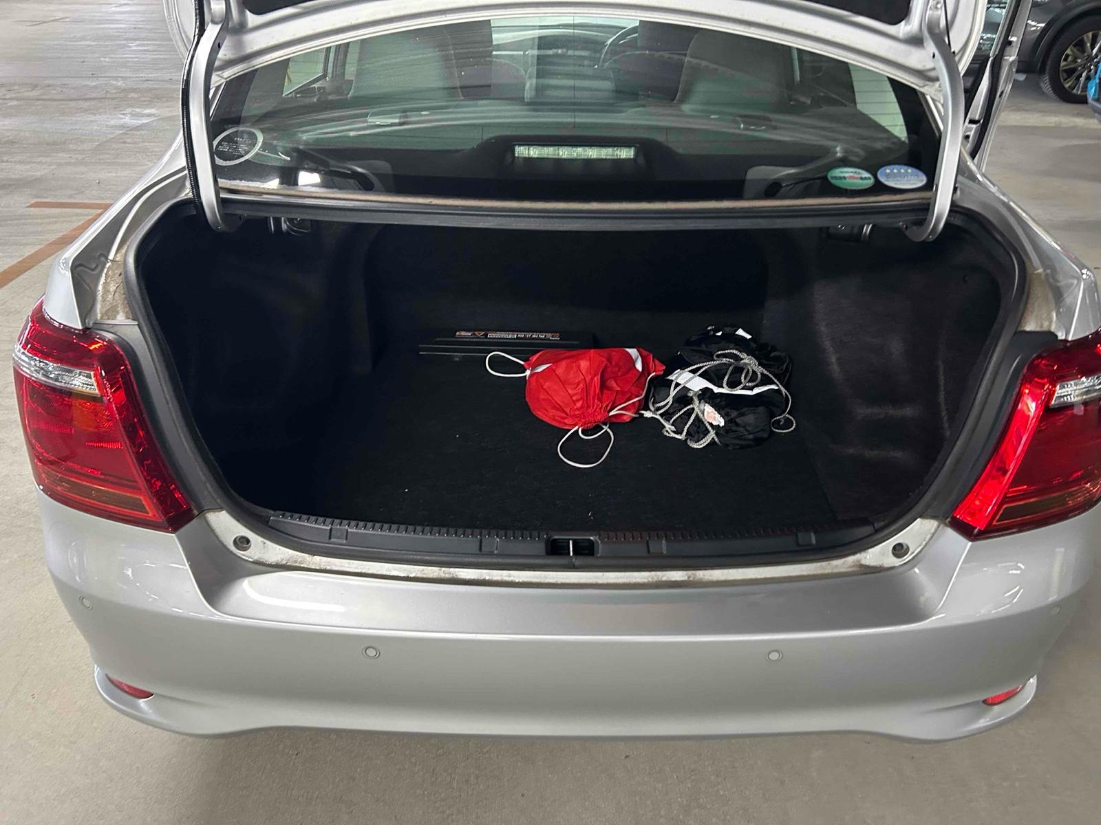 TOYOTA COROLLA AXIO HYBRID Image 20