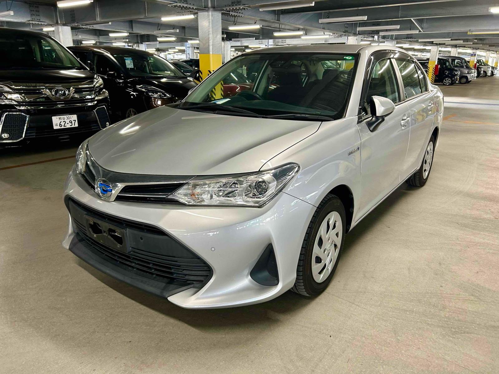 TOYOTA COROLLA AXIO HYBRID Image 12