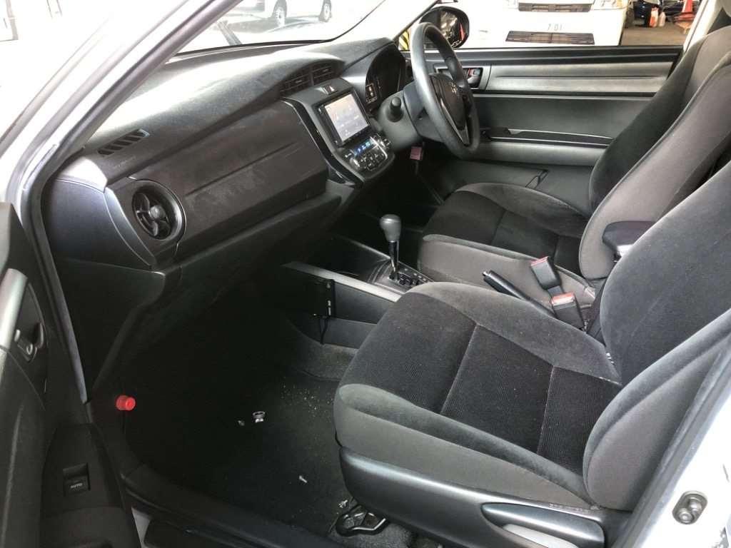 TOYOTA COROLLA AXIO HYBRID Image 9