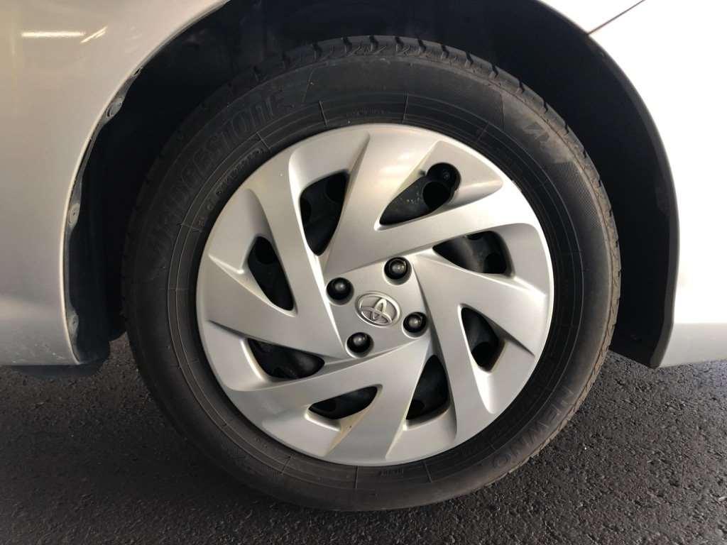TOYOTA COROLLA AXIO HYBRID Image 11