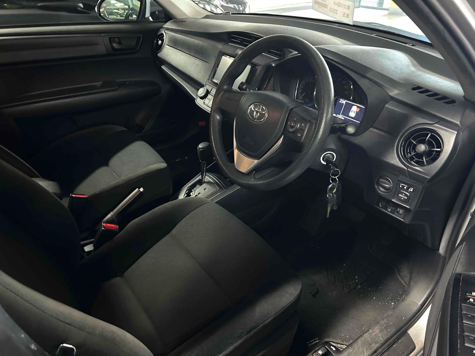 TOYOTA COROLLA AXIO HYBRID Image 13