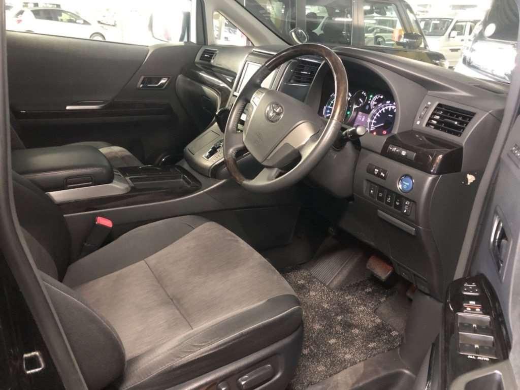 TOYOTA VELLFIRE HYBRID ZR 4WD Image 3