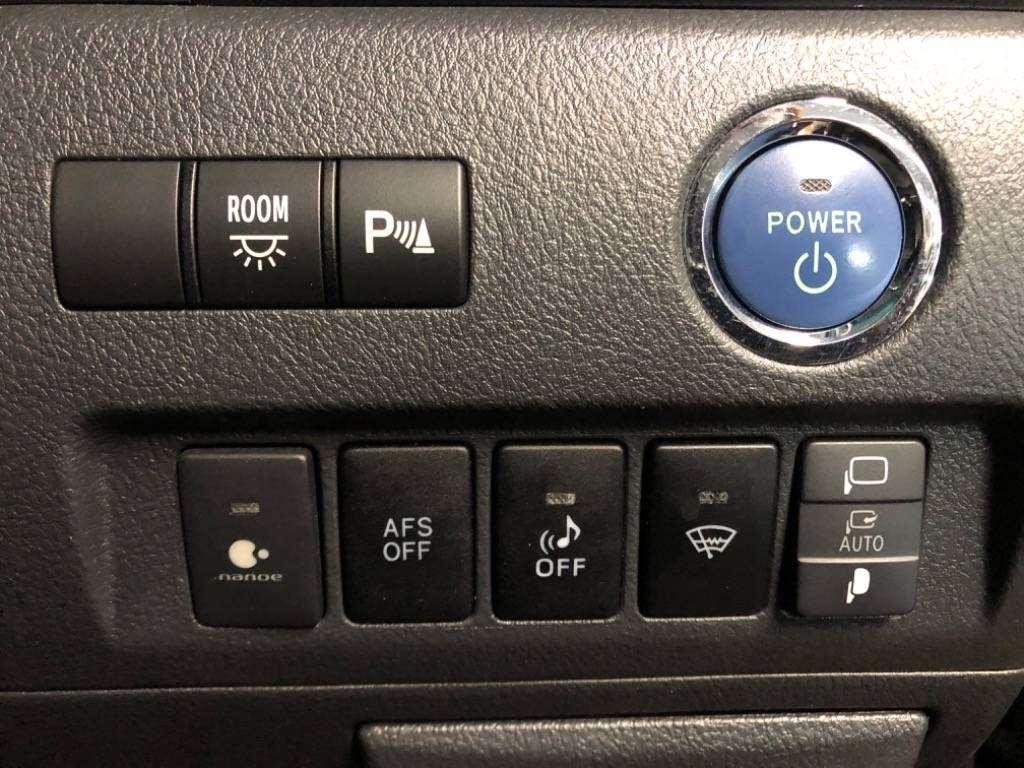 TOYOTA VELLFIRE HYBRID ZR 4WD Image 5