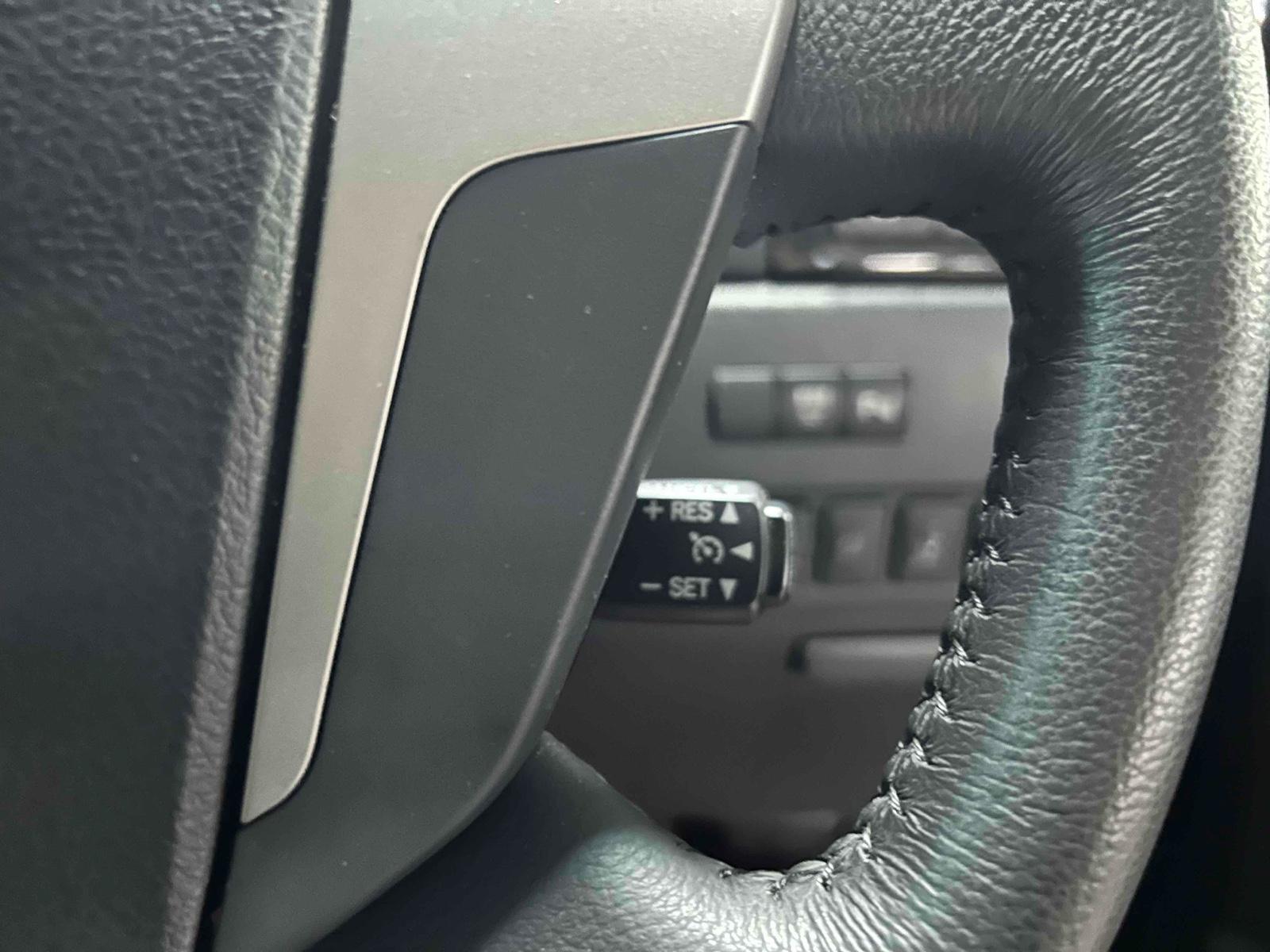TOYOTA VELLFIRE HYBRID ZR 4WD Image 12