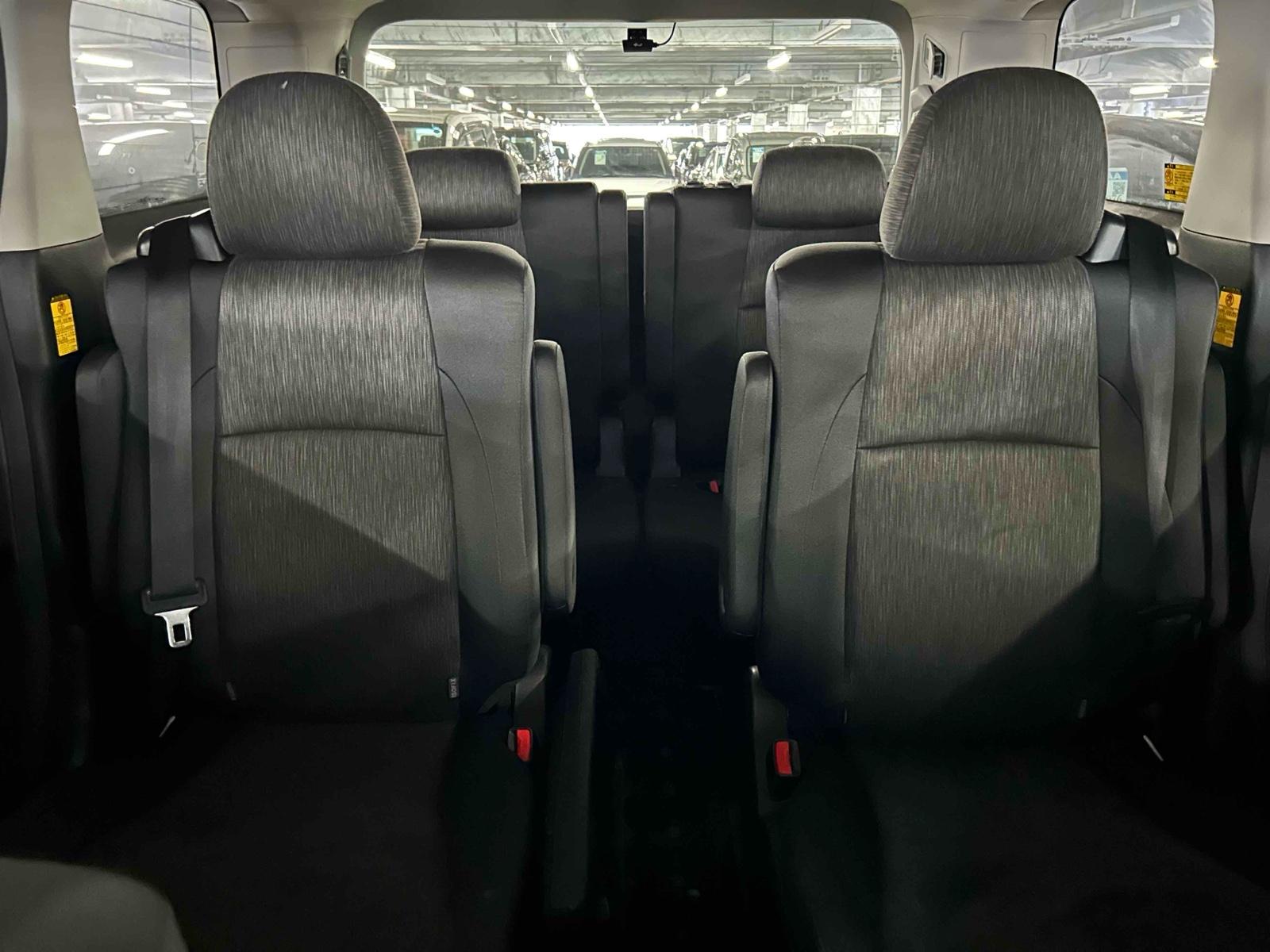 TOYOTA VELLFIRE HYBRID ZR 4WD Image 14