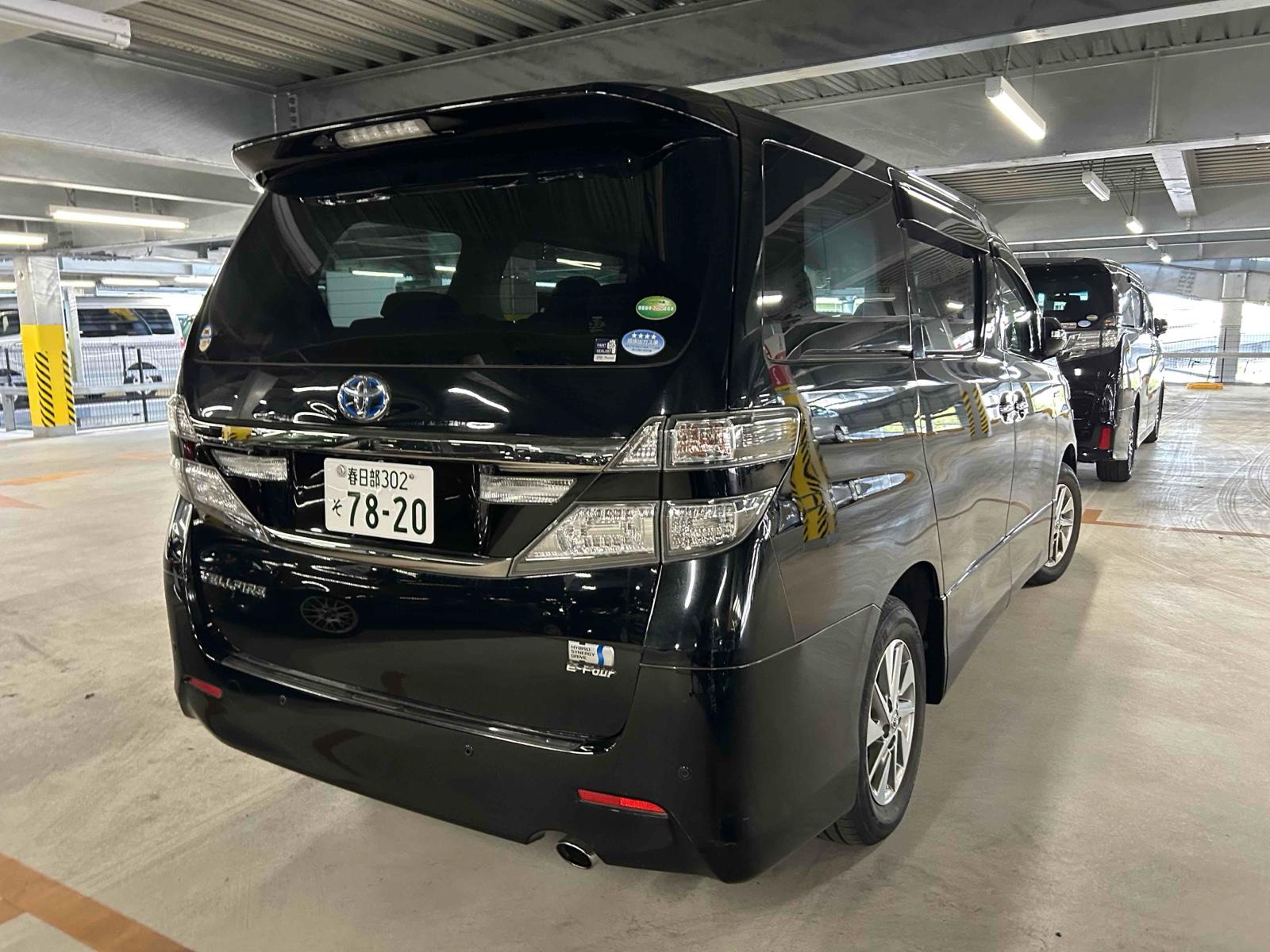 TOYOTA VELLFIRE HYBRID ZR 4WD Image 2