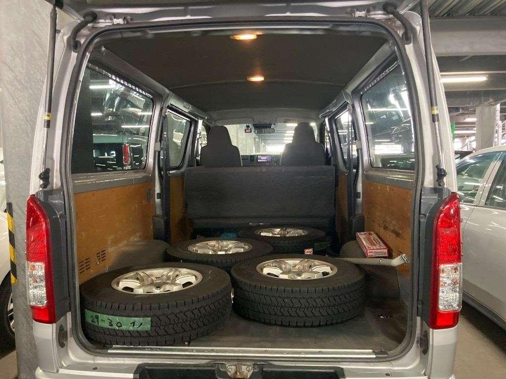 TOYOTA HIACE VAN LONGDX GL PACKAGE 4WD Image 3
