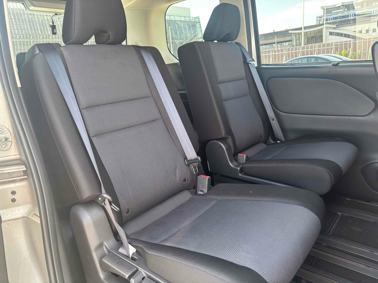 NISSAN SERENA X Image 7