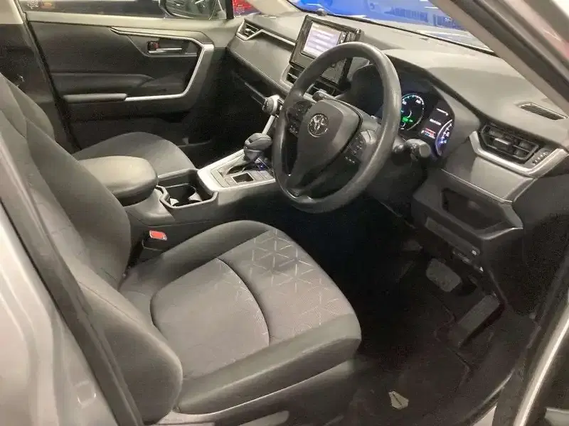 TOYOTA RAV4 HYBRID X Image 5