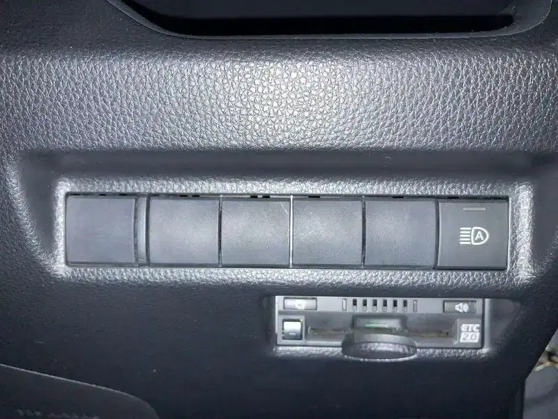 TOYOTA RAV4 HYBRID X Image 14