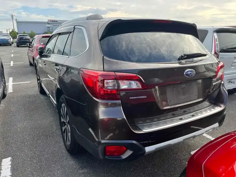 SUBARU LEGACY OUTBACK LIMITED 4WD Image 2