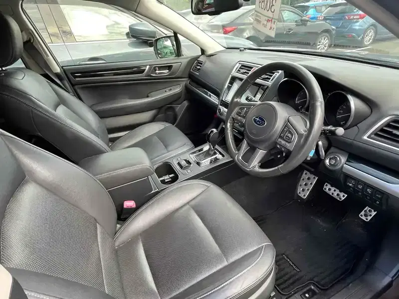 SUBARU LEGACY OUTBACK LIMITED 4WD Image 5