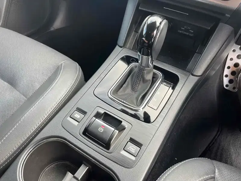 SUBARU LEGACY OUTBACK LIMITED 4WD Image 11