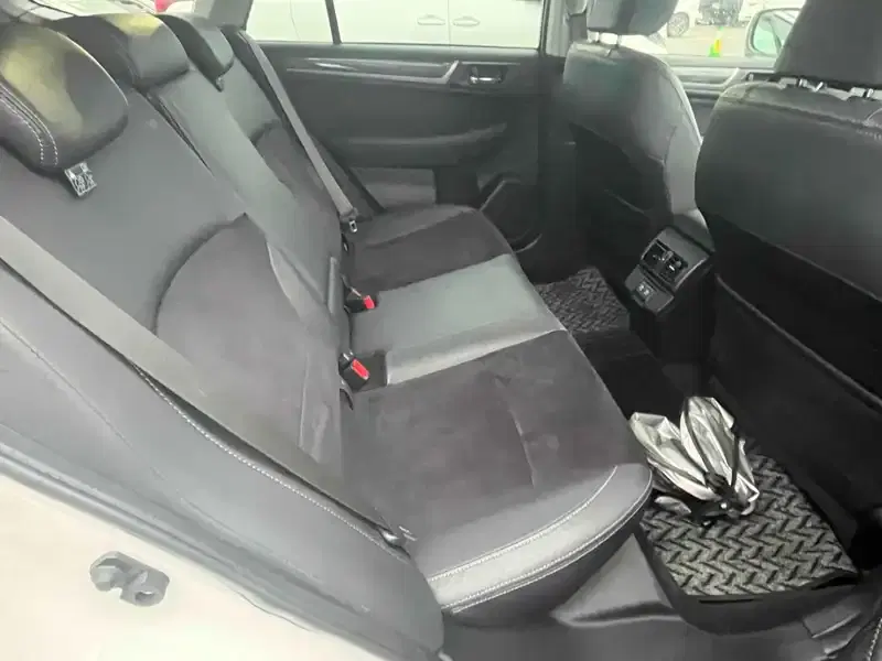 SUBARU OUTBACK 4WD B-SPORT Image 18