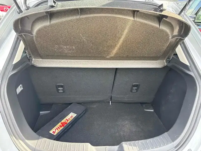 MAZDA DEMIO 13S Image 5