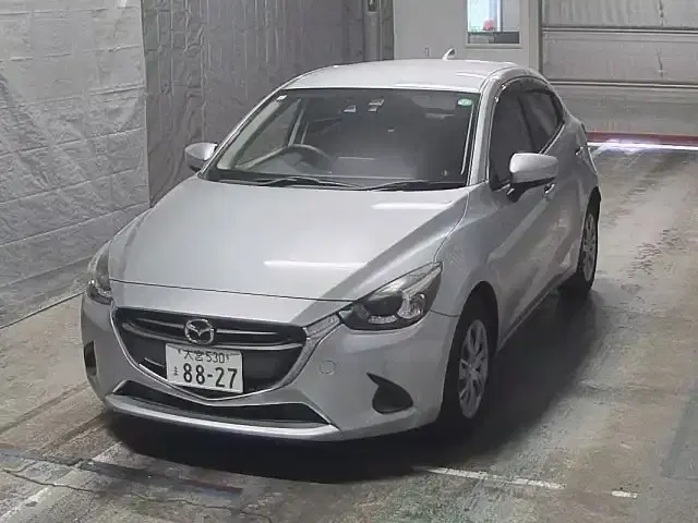 MAZDA DEMIO 13S Image 3