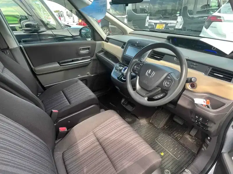 HONDA FREED HYBRID G Image 10