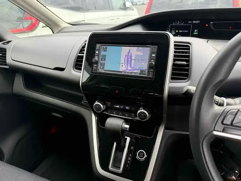 NISSAN SERENA X Image 6