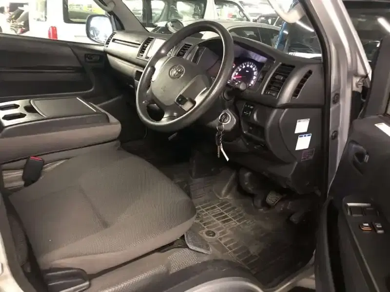 TOYOTA HIACE VAN LONGDX GL PACKAGE Image 3