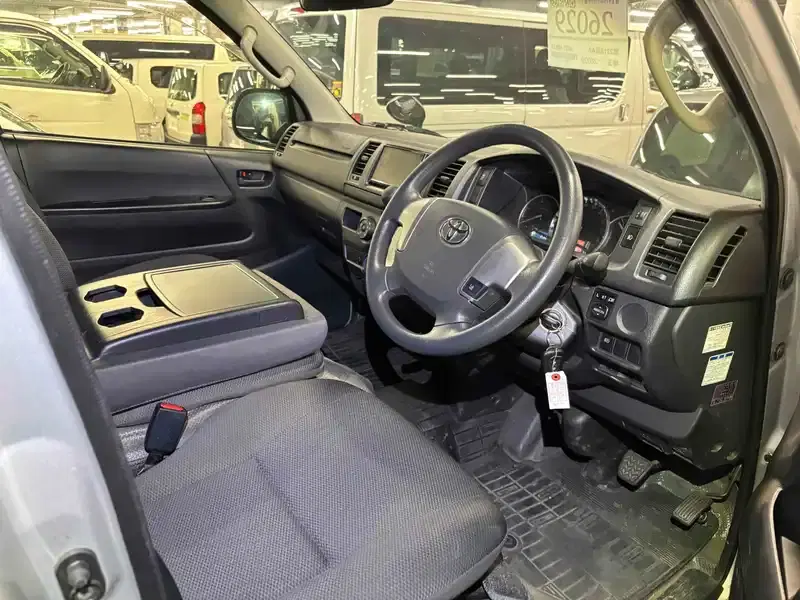 TOYOTA HIACE VAN LONGDX GL PACKAGE Image 13