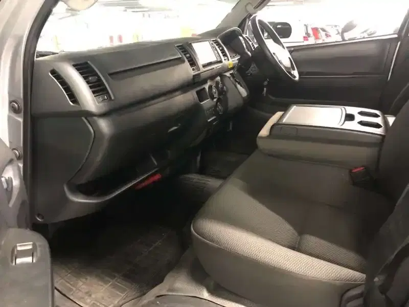 TOYOTA HIACE VAN LONGDX GL PACKAGE Image 10
