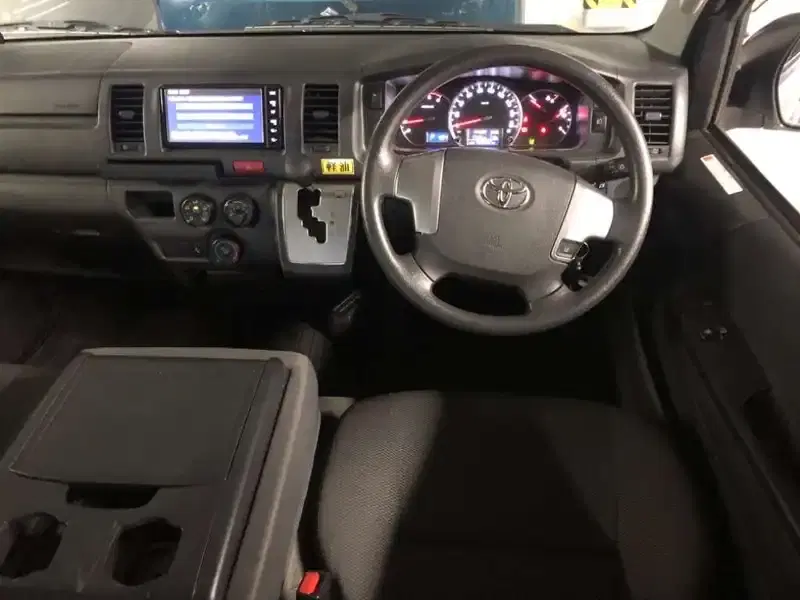 TOYOTA HIACE VAN LONGDX GL PACKAGE Image 6