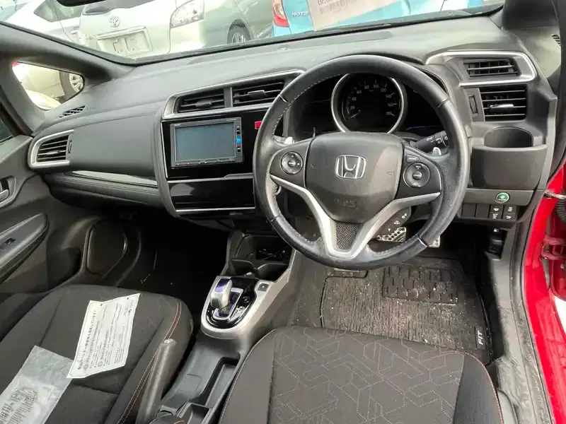 HONDA FIT HYBRID S PACKAGE Image 12