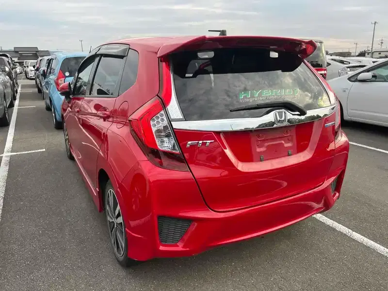 HONDA FIT HYBRID S PACKAGE Image 2