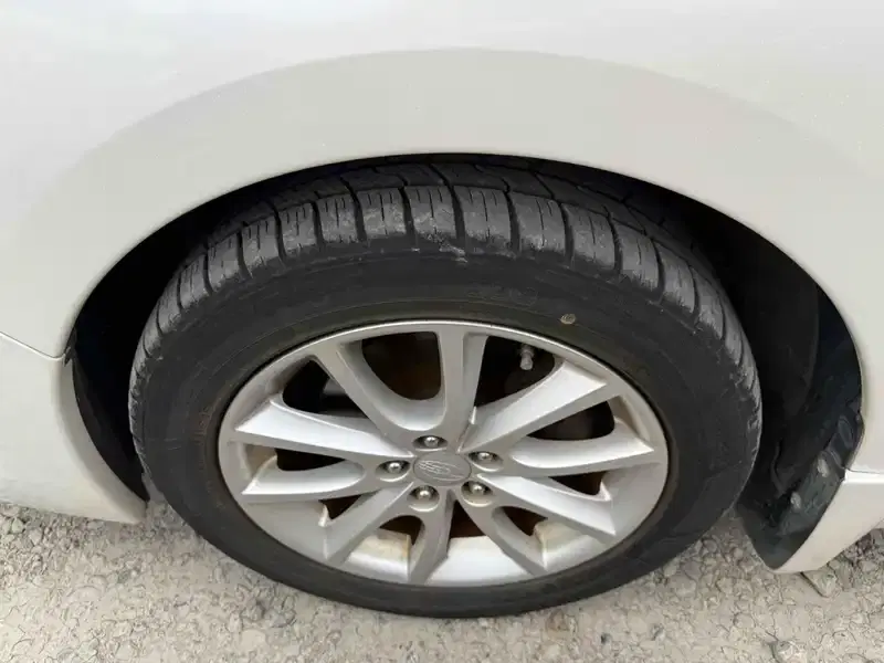 SUBARU IMPREZA WAGON 2.0I 4WD Image 12
