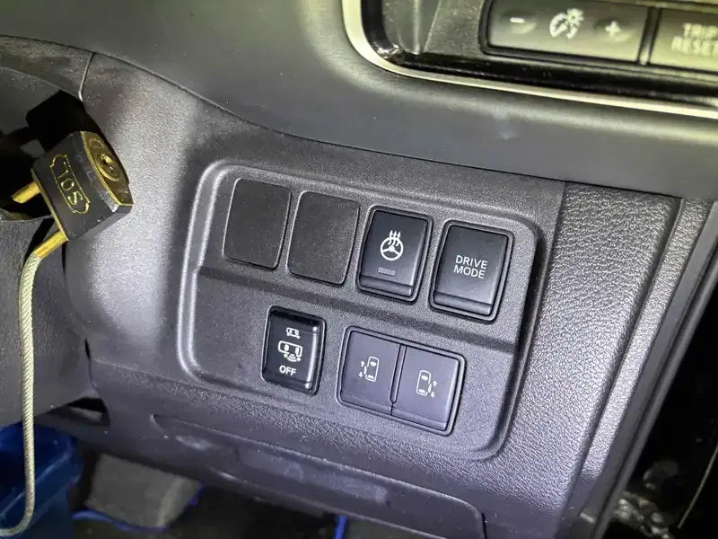 NISSAN SERENA 5D E-POWER HIGHWAY STAR V Image 13