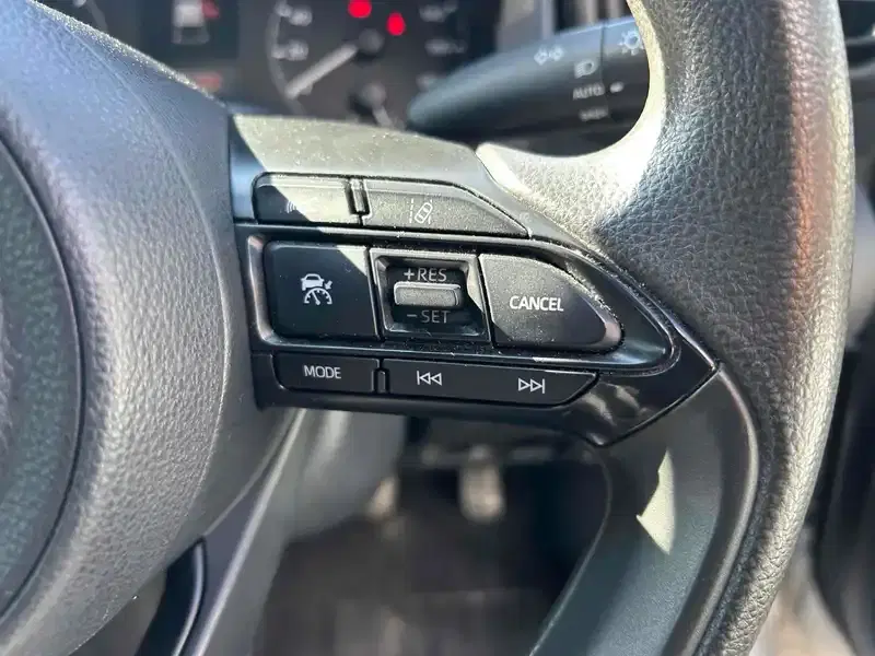 TOYOTA YARIS HYBRID X Image 8