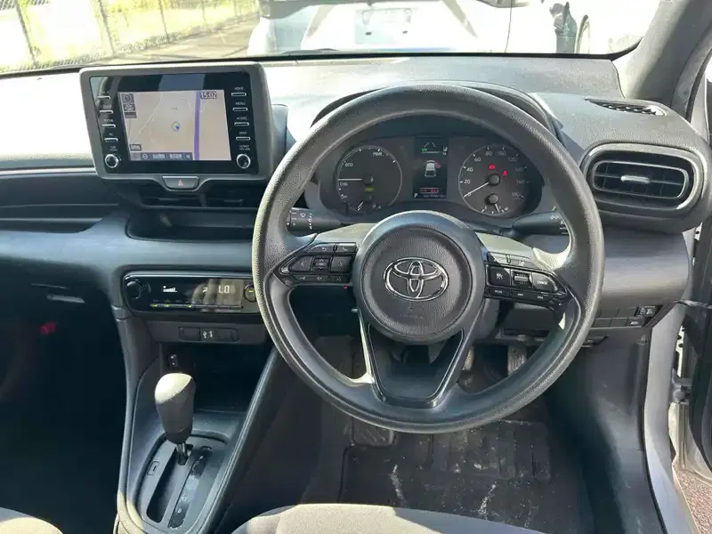 TOYOTA YARIS HYBRID X Image 5
