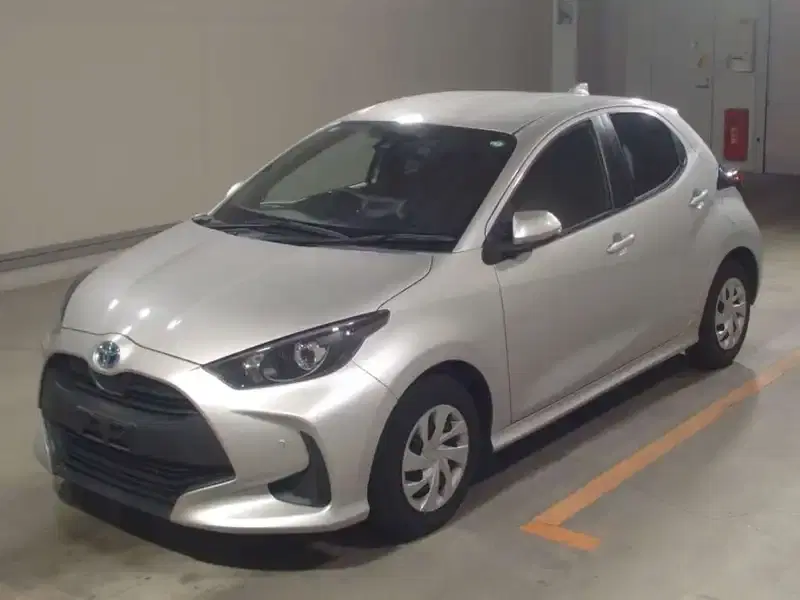 TOYOTA YARIS HYBRID X Image 3