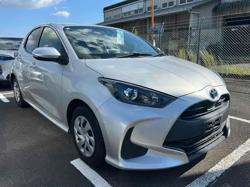2021 Toyota YARIS 97,000 km