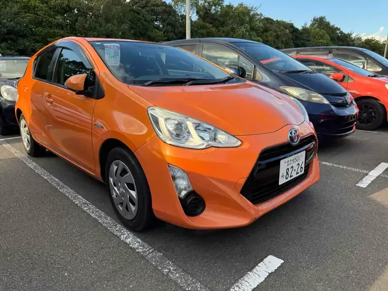 2015 Toyota AQUA 122,000 km