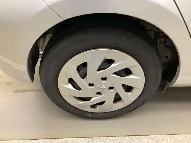 TOYOTA AQUA S Image 12