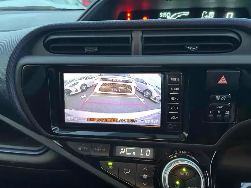 TOYOTA AQUA S Image 17